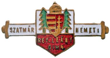 ~1940. "Szatmárnémeti Református Leány Gimnázium" zománcozott iskolajelvény (16x31mm) T:1- Hungary ~1940. "Reformed Grammar School for Girls in Szatmárnémeti" enamelled school badge (16x31mm) C:AU