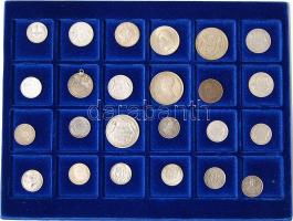 Hagyaték tétel nagyalakú plüsstálcás pénzkofferben (lezárható, 2db kulccsal), régi és új, 107db, ben...