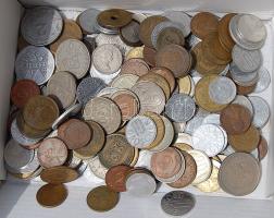 Hagyaték tétel 5 albumban + 1 dobozban 406db régi és új, egész világ, sok jobbal, rengeteg osztrák (Sch) és német (DM) beváltható nominállal, benne 78db Ag T:1,2,3,4