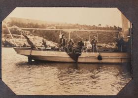 1900-1920 Egy folyami hajóskapitány fotóalbuma, 80 db fotó /
River boat captain's photo album, ...