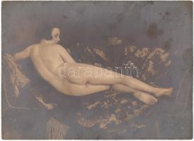 cca 1920-1930 Gömöri Sára vintage aktfotója, hidegpecséttel jelzett / erotic photo, 16x22 cm.