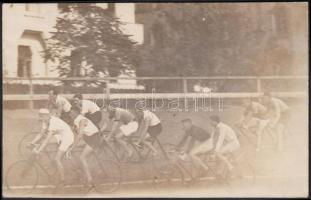 1925 Budapest, Népligeti pálya, 20 km-es kerékpáros verseny és tandem kerékpáros versenyfotó, 2 db, ...