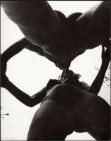 cca 1970-1980 Balogh Ferenc: Csók, vintage fotóművészeti alkotás, feliratozva, a szerző hagyatékából, 18x23 cm.