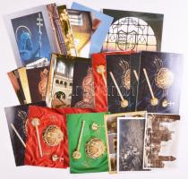 35 db modern képeslap a magyar koronázási jelvényekről, parlamentről, Pannonhalma leporello és 2 db régi külföldi városképes lap: Merano, Birmingham / 35 modern postcards about Hungarian coronation regalia, Parliament, Pannonhalma leporello and 2 old foreign postcards