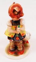 Hummel kislány a libákkal, kézzel festett, jelzett, hibátlan, m:13 cm