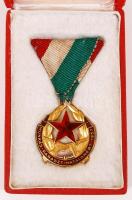 1957. "Munkás-Paraszt Hatalomért Emlékérem" mellszalaggal tokban T:2