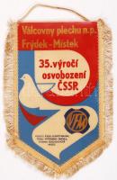 80 db külföldi és magyar textil sportzászló