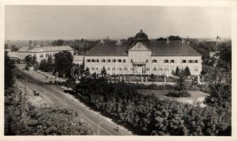 Hatvan, Kossuth tér, Báró Hatvany kastély