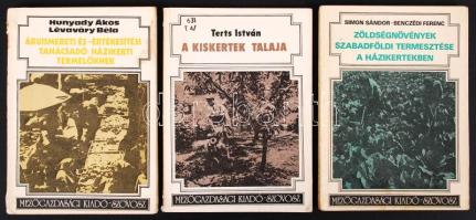 3 db könyv-Terts István: A kiskertek talaja; Simon Sándor-Benczédi Ferenc: Zöldségnövények szabadföldi termesztése a házikertekben; Hunyady Ákos-Lévaváry Béla: Áruismereti és -áruértékesítési tanácsadó házikerti termelőknek. Bp., 1976-1977, Mezőgazdasági Kiadó. Papírkötés, jó állapotban.
