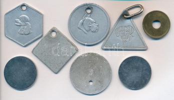 8db magyar és osztrák zseton és bárca, közte kutyabárcák, "M.G.T.SZ. Szilasmenti Egyesület 10L ...