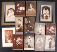 cca 1900 Különböző méretű keményhátú fotók, köztük katonai fotó, 32 db.