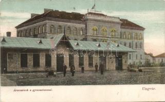 Ungvár, Árucsarnok, gimnázium; Völgyi József kiadása / market hall, grammar school