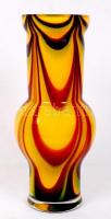 Dekoratív üveg váza, peremén apró csorbákkal, többrétegű, formába fújt, m:33 cm