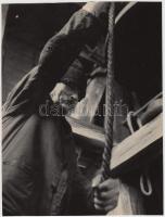 cca 1950-1960 Falusi harangozó, 23x18 cm