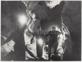 cca 1970-1980 Ágoston István: Barlangászok, a Magyar Ifjúság című lap archívumából, 3 db, 17x23 cm