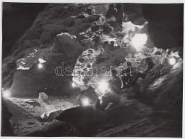 cca 1970-1980 Ágoston István: Barlangászok, a Magyar Ifjúság című lap archívumából, 3 db, 17x23 cm