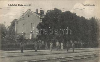 Rakamaz vasútállomás (kis szakadás / small tear)