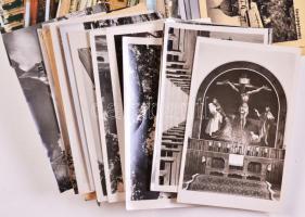 211 db modern, magyar városképes- és motívumlap, benne 9 leporello / 211 modern, Hungarian cityscape...