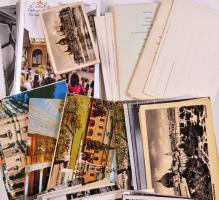 211 db modern, magyar városképes- és motívumlap, benne 9 leporello / 211 modern, Hungarian cityscape...