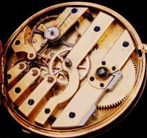 Arany (Au) 14 K zsebóra és zománcozott felhuzó, jelzett, másodperc mutatós, nem működik, fedelek nem...