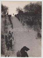 cca 1920-1930 Kerny István (1879-1963): Ugró sánc a János hegyen, vintage fotó, szerzői pecséttel jelzett, 23x17 cm
