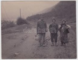 cca 1914-16 Kerny István (1879-1963): Szerbia, vintage szociofotó, szerzői pecséttel jelzett, 8x10 cm