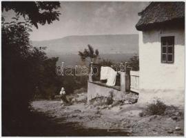 cca 1920-1930 Kerny István (1879-1963): Falu vége, vintage fotó, szerzői pecséttel jelzett, 17x23 cm