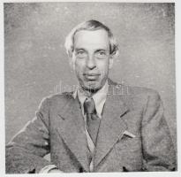 cca 1930-1940 Pécsi József portréja, jelzetlen, valószínűleg későbbi nagyítás, 12x12 cm