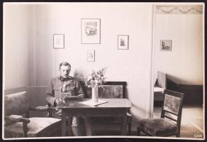 cca 1900-1920 Katonatiszt lakása, 11x16 cm