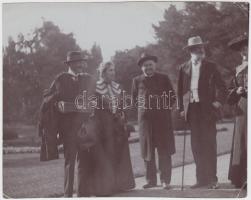 cca 1900-1910 Gróf Széchenyi Imréné, a lábadi kegyelmes asszony, gróf Széchenyi Ernő és még ketten, hátul feliratozva, 9x11 cm