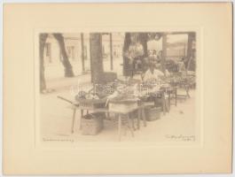 1930 Orphanidesz János (1876-1939): "Bádeni piacz", vintage fotó,  művészfólián keresztül másolva, aláírt; papírméret 24x18 cm, képméret 11x16 cm