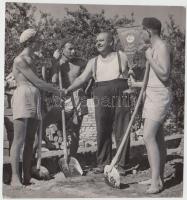 cca 1950-1960 Vándorzászló átadása a legjobb brigádnak, propaganda szocreál fotó, 14x13 cm