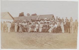 cca 1900-1910 Egy debreceni úrleány fotóalbumából: 4 db fénykép a hortobágyi kirándulásról, 8x11 és ...