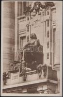 Budapest VI. Liszt Ferenc szobor a Zeneművészeti főiskola homlokzatán