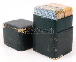 cca 1900 Piatnik francia kártya pakli 2 db, hiánytalan, aranyozott szélekkel, kártyabélyeggel, tokka...