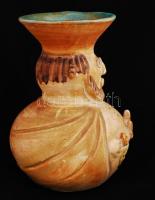 Kiss Roóz Ilona (1920-2010): Szakállas váza. Festett mázas kerámia, apró dérülésekkel, m:13 cm