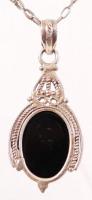 Ónix függő ezüst láncon /
silver onyx pendant with silver chain, 10,8 g