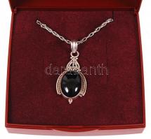 Ónix függő ezüst láncon /
silver onyx pendant with silver chain, 10,8 g