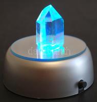 Hegyikristály csiszolt oszlop LED színváltós világító talppal.