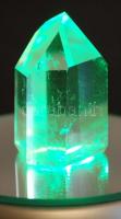 Hegyikristály csiszolt oszlop LED színváltós világító talppal