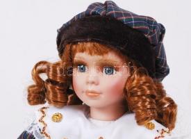 Porcelán baba, eredeti csomagolásában, m:37 cm