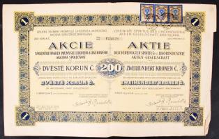 Szlovákia/Pozsony 1920. "Szesz- és Likőripari Részvénytársaság" részvénye 200K-ról szelvényekkel T:III Slovakia/Bratislava 1920. "Distilling and Liqueur Industry Share Company" share about 200 Korun with coupons C:F
