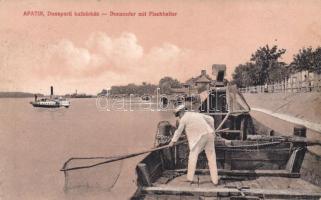 Apatin, Dunaparti halbárkák / fishing on the Danube