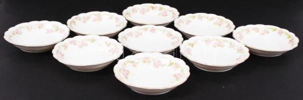 9 db porcelán kínálótálka M-Z-Austria címeres márkajelzéssel, d: 11 cm