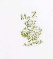 9 db porcelán kínálótálka M-Z-Austria címeres márkajelzéssel, d: 11 cm