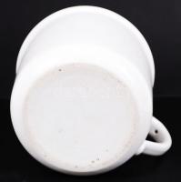 Fehér porcelán egyfüles mérőedény alján 00 és 57 jelzéssel, d: 16 cm