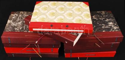 1850-től Nagyon szép, sok ezer darabos magyar gyufacímke gyűjtemény, a kezdetektől napjainkig, 10 albumban feldolgozva történeti adalékokkal, egy albumnyi hábórú előtti címkével / from 1850 large collection of match labels in 10 albums, many thousand, one with old ones