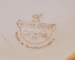 Kétfüles fehér porcelán tárolóedény, Ditmar-Urbach jelzéssel, m: 20 cm