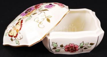 Zsolnay pillangós mintás ékszeres doboz, kézzel festett, jelzett, hibátlan, m:6 cm, 10×10 cm