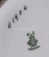 Egy fülű virágmintás porcelán kancsó MZ Altrechlau jelzéssel, m: 18 cm, d: 14 cm